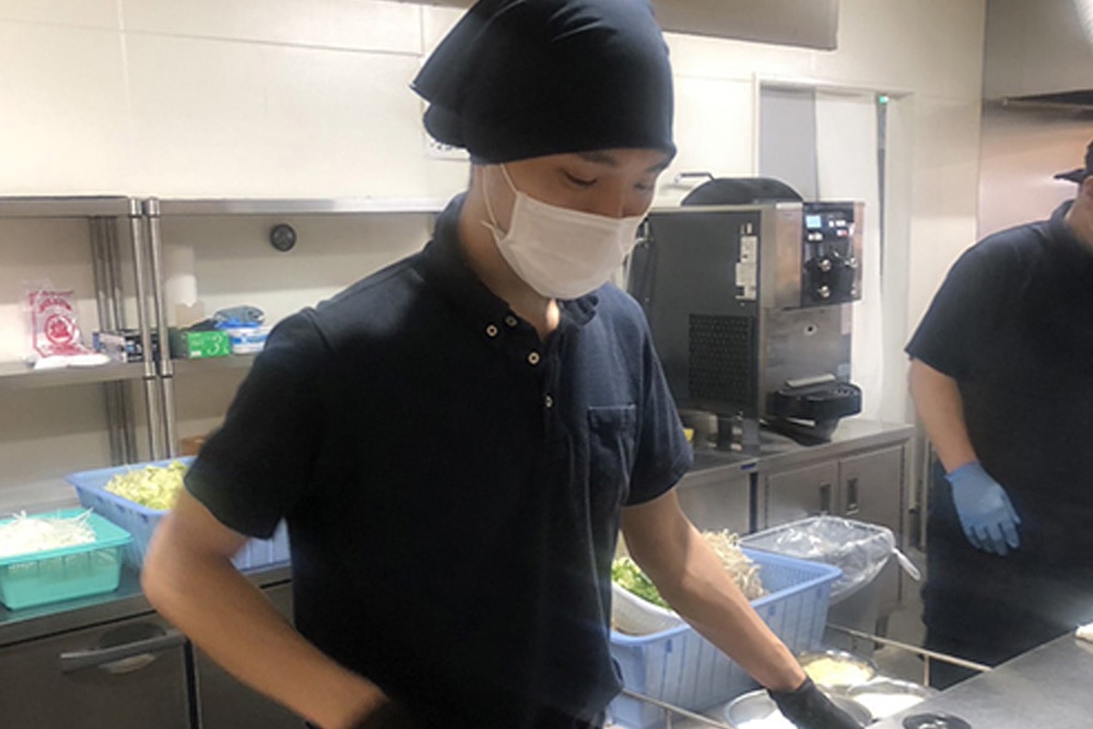 キッチンスタッフ